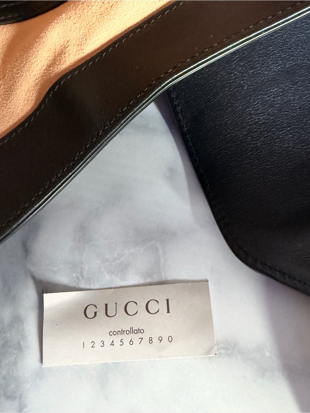 Gucci
Dog Embroidered Extra Large Dionysus Hobo - Picture 13 of 17